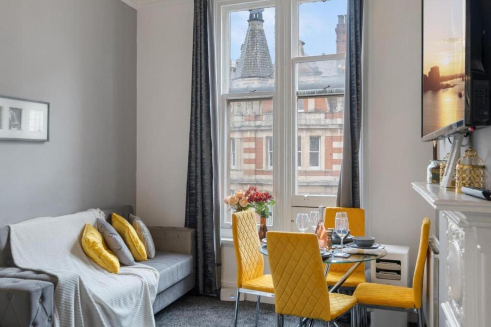 Luxurious Apartments On Oxford Street London Exterior photo